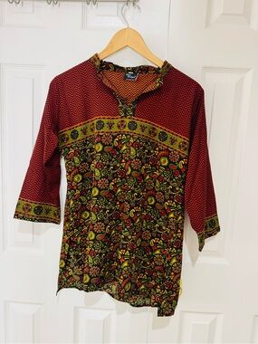NWOT M Colorful Bohemian Tunic Top in Red, Black, Yellow & Green Festival Yoga